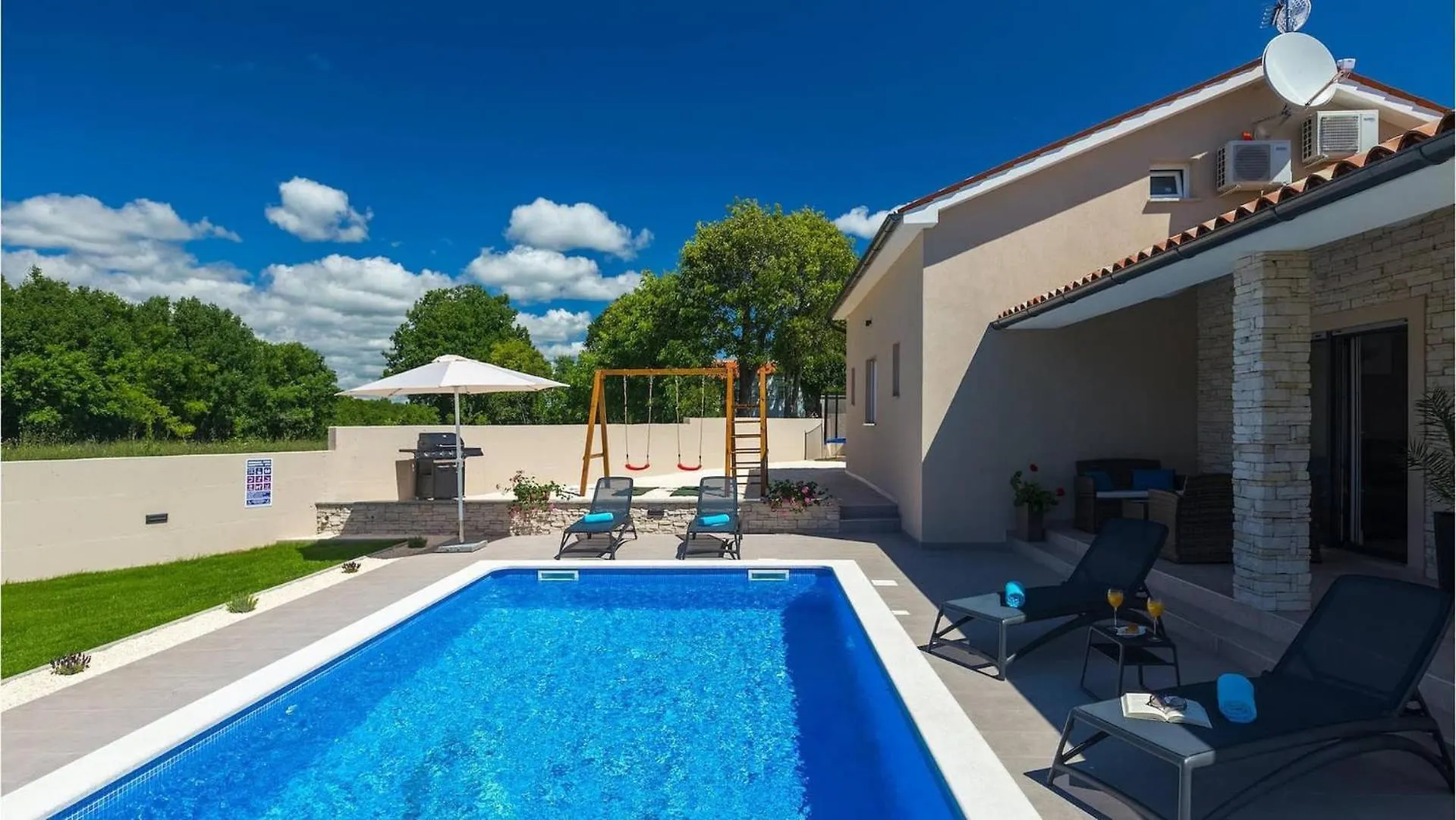 Charming Villa Martina With Pool Near Pula And Rabac By Wiibuk Marčana